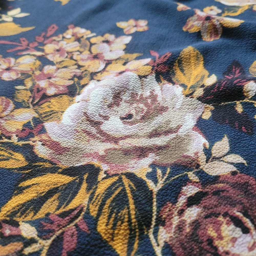 Deep V Floral Navy Blouse, size 3X - Picture 3 of 10